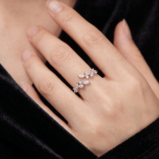 Olivia Leaf one size Ring