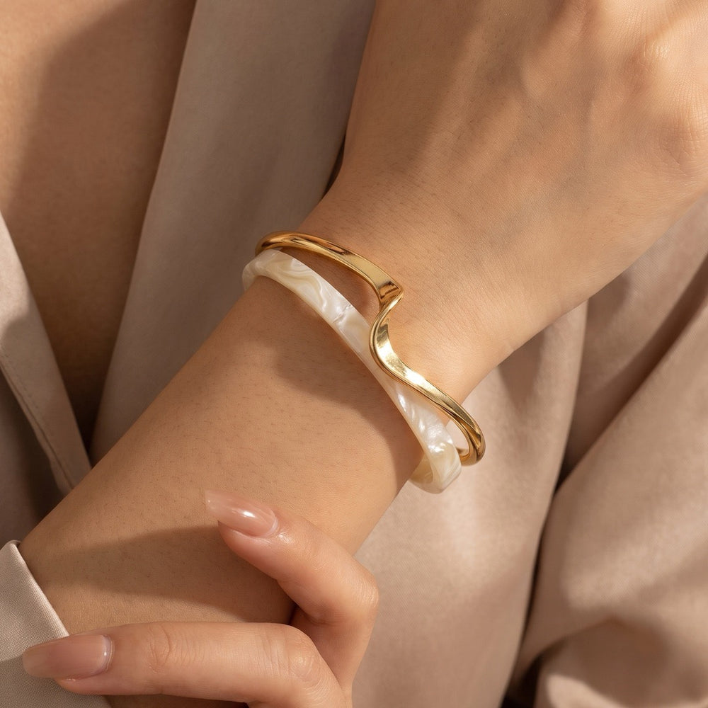 Golden Pearl Wave Bracelet